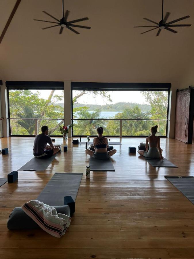 Roam Yoga & Wellness Lodge Bocas del Toro Exteriör bild