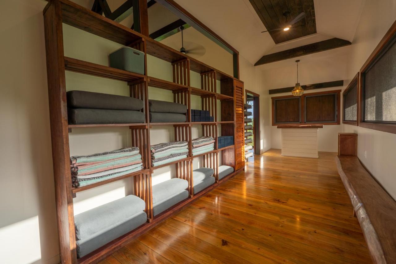 Roam Yoga & Wellness Lodge Bocas del Toro Exteriör bild